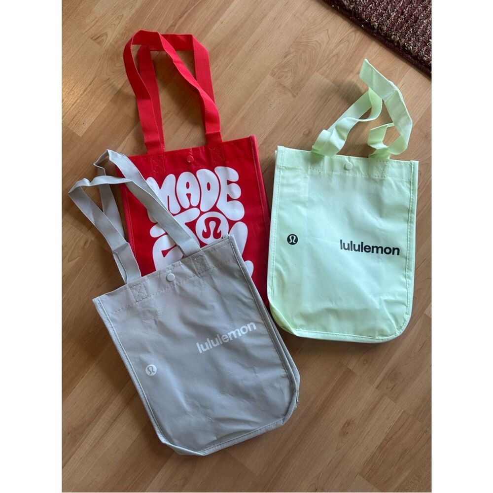 Bundle 3 Small Lululemon Holiday Reusable Shopping Gift Totes Red Silver Green